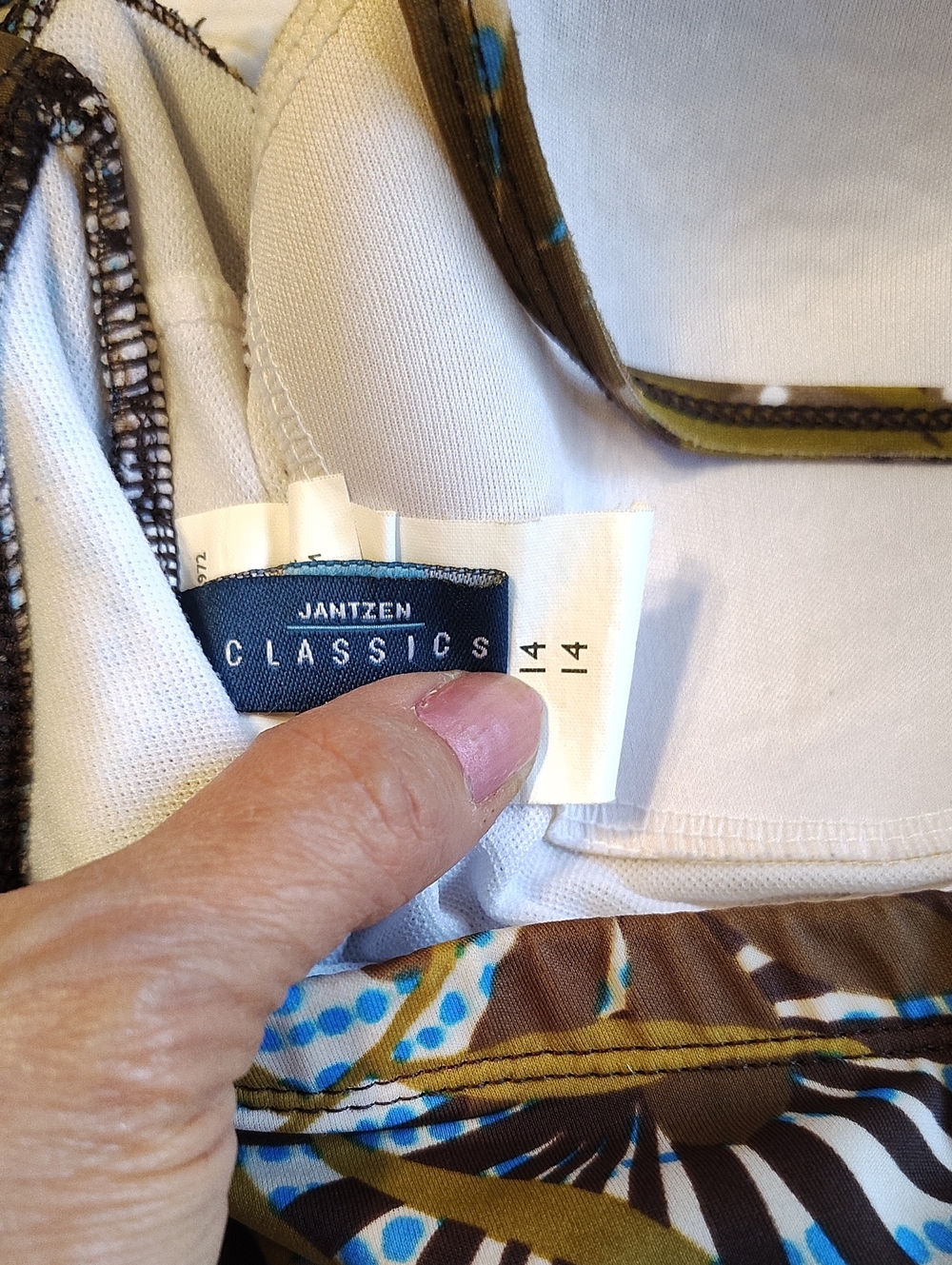 Jantzen "Classics" One Piece Swim Suit - Size 14 - Picture 5 of 8